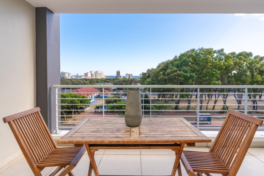 2 Bedroom Property for Sale in Green Point Western Cape